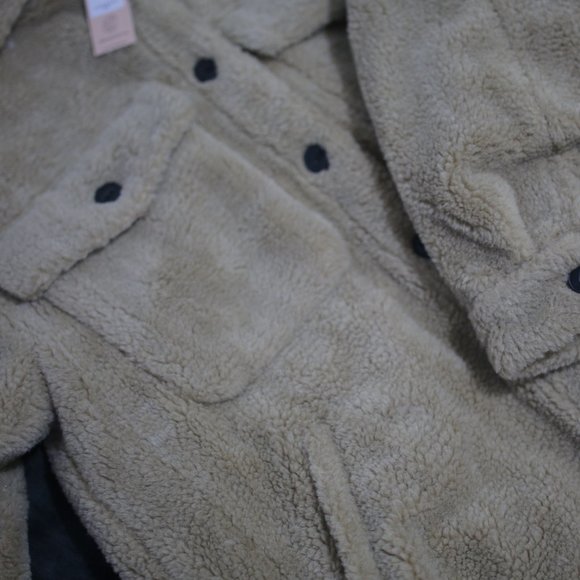 NWT Beige Faux Fur Teddy Puffer Shacket. - Picture 9 of 12